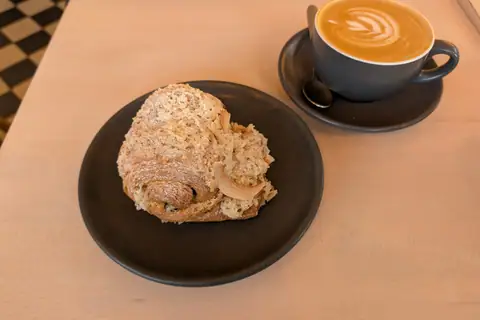 Egg Free Cake Box photo 4